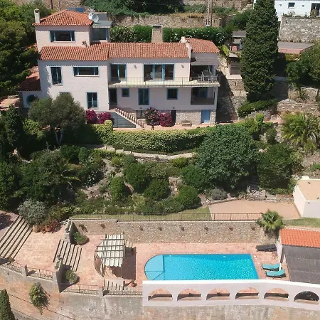 Velas Villa